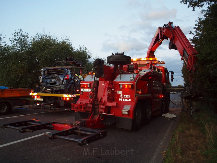 Schwerer VU Koeln Immendorf Kerkraderstr P504.JPG